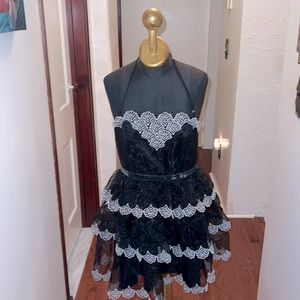 Rainbeaux frou frou girly black & white tiered lace dress w/ velvet trim S M